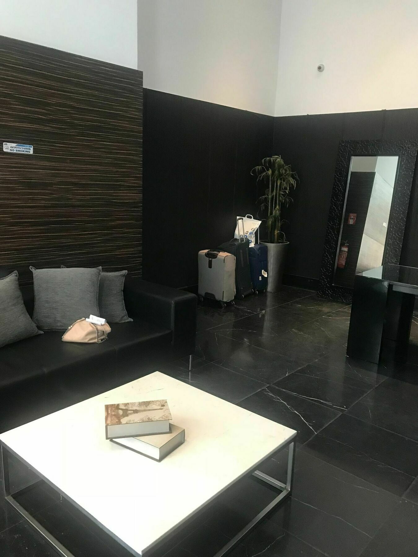 Finikoudes Luxury Apartments ラルナカ エクステリア 写真