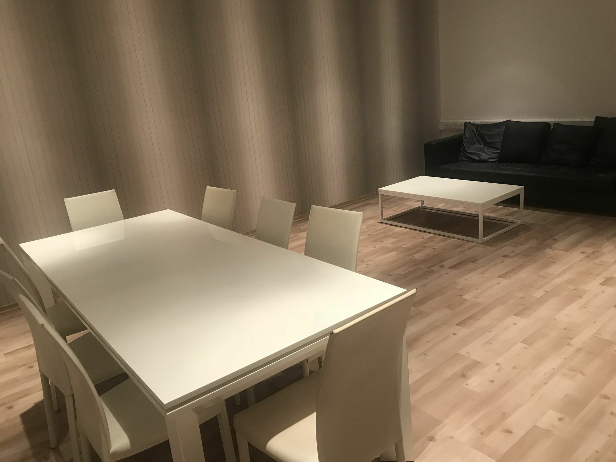 Finikoudes Luxury Apartments ラルナカ エクステリア 写真