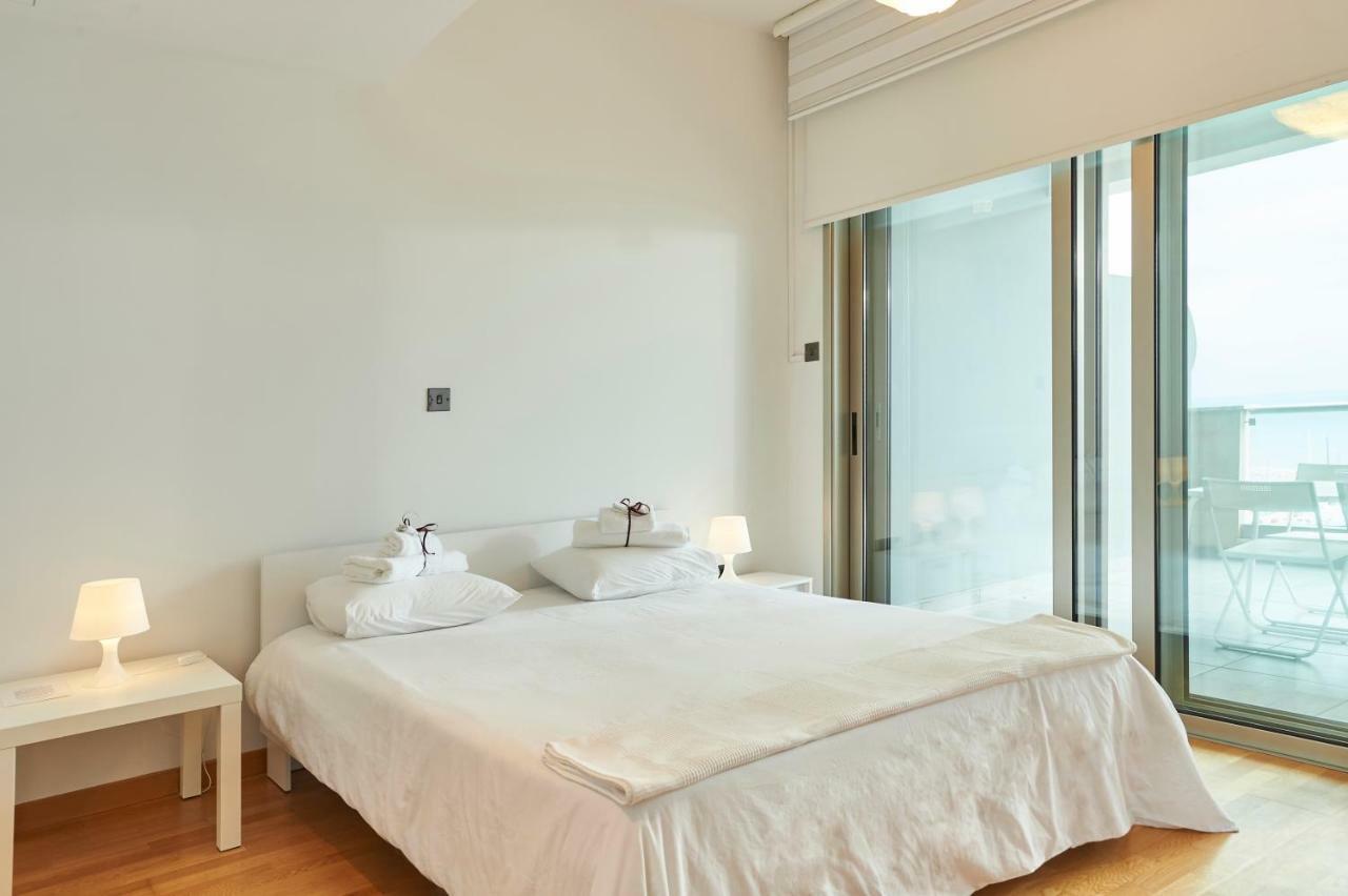 Finikoudes Luxury Apartments ラルナカ エクステリア 写真