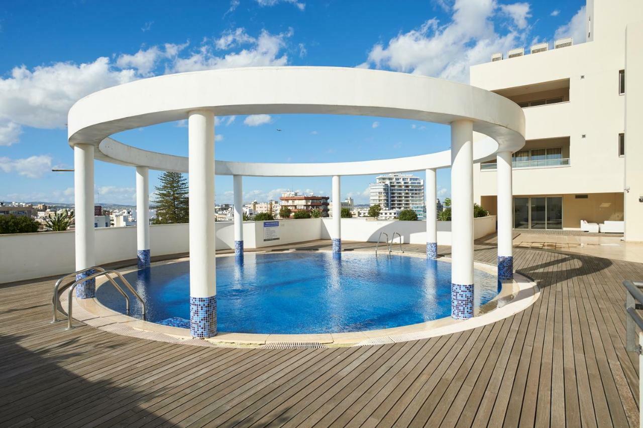 Finikoudes Luxury Apartments ラルナカ エクステリア 写真