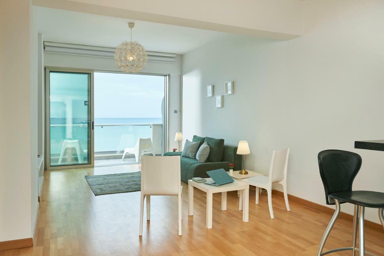 Finikoudes Luxury Apartments ラルナカ エクステリア 写真
